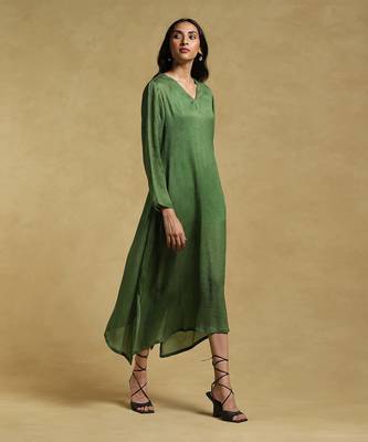 Green Textured Kurta by RITU KUMAR 3