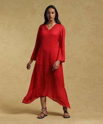 Red Textured Kurta by RITU KUMAR 1