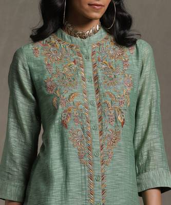 Green Embroidered Kurti by RITU KUMAR 3