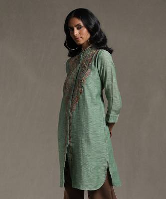 Green Embroidered Kurti by RITU KUMAR 5