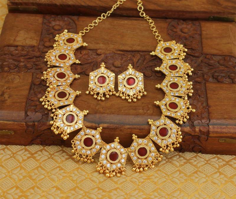 Red palakka Gold plated necklace with screw back earrings