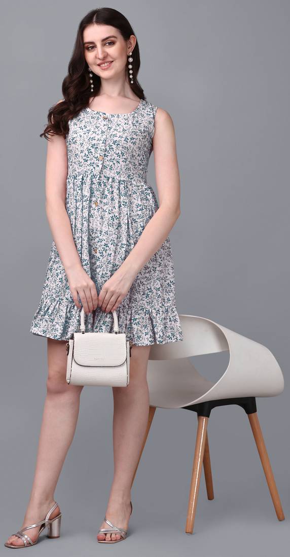 Gruhnaree Blue Floral Yoke Design Short Kurta