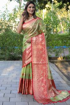 Green Woven silk blend Blend Saree With Blouse