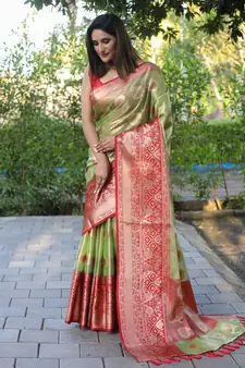 Green Woven silk blend Blend Saree With Blouse