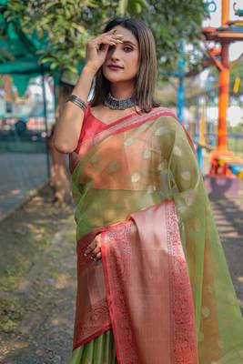 Green Woven Organza Saree With Blouse 2
