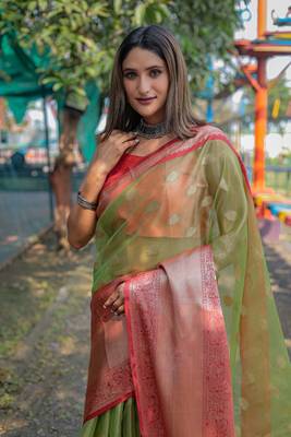 Green Woven Organza Saree With Blouse 4