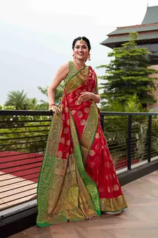 Red Woven silk blend Blend Saree With Blouse