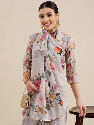 Women'S Wear Off White Colour Georgrtte With Floral Printed Also Comes With Pearl Lace Border Saree 3