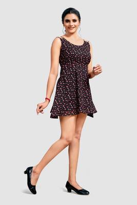 Black printed crepe short-dresses 4