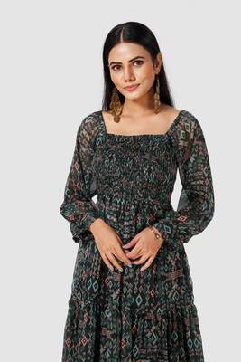 Black printed crepe short-dresses 4