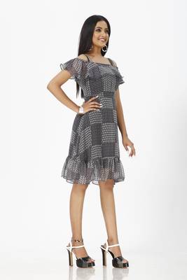 Black printed crepe short-dresses 5