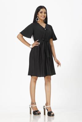 Black printed crepe short-dresses 5