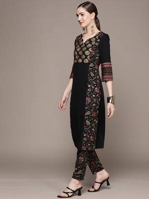 Black printed crepe kurta sets 2