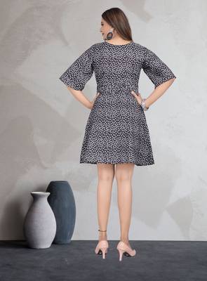 Black printed crepe short-dresses 2