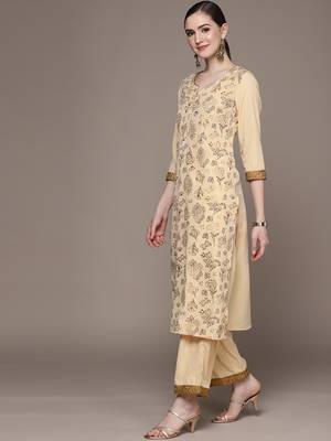 Cream printed crepe kurta sets 2