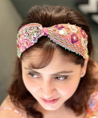 Joey & Pooh X Payal Singhal Maude Headband 3