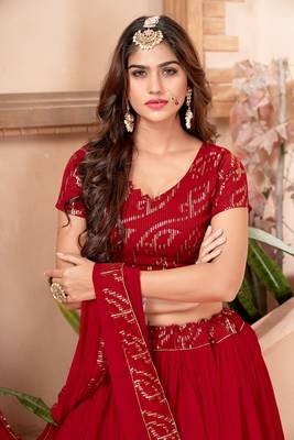 Red embroidered georgette semi stitched lehenga 3