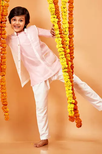 CHANDERI BUBBLE PINK KURTA PYJAMA WITH PEE A BOO BANDI
