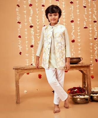 CHANDERI MINT GREEN KURTA PYJAMA WITH FLORAL BANDI 1