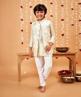 CHANDERI MINT GREEN KURTA PYJAMA WITH FLORAL BANDI 2