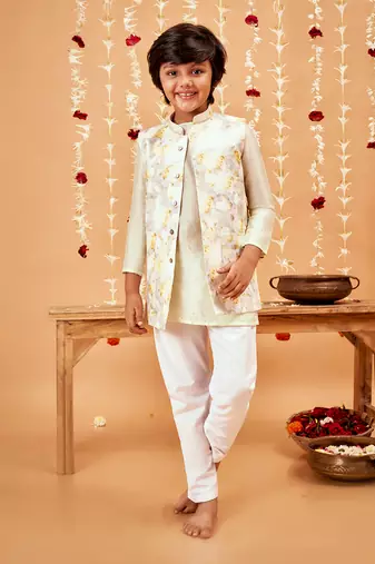 CHANDERI MINT GREEN KURTA PYJAMA WITH FLORAL BANDI