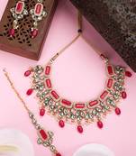 Styylo Fashion Geometric Shape Traditional Rose Pink Kundan and Beads Necklace Earring And Maangtika