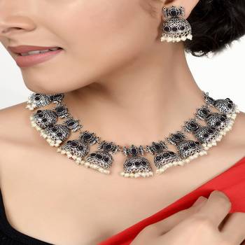 Black necklace-sets 1