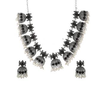 Black necklace-sets 3