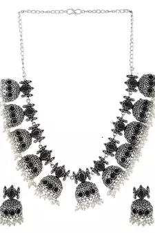 Black necklace-sets