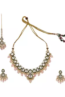 Styylo Fashion Kundan Gold plated Traditional Brass Pink Bead Jewellery set with Earring Maangtika