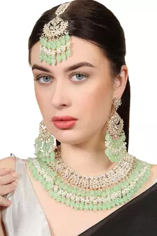 Styylo Fashion Sea Green Traditional Gold Plated Kundan and Bead Necklace With Earring Maangtika