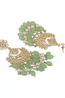 Styylo Fashion Sea Green Traditional Gold Plated Kundan and Bead Necklace With Earring Maangtika