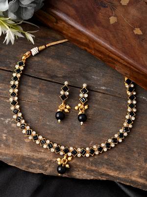Black crystal necklace-sets 1