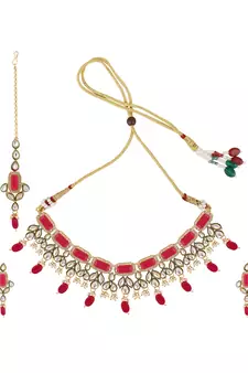 Styylo Fashion Geometric Shape Traditional Rose Pink Kundan and Beads Necklace Earring And Maangtika