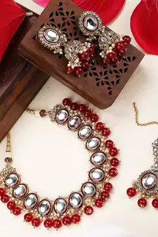 Styylo Fashion Red & White Stone Studded Pearl and Kundan Necklace With Earring and Maangtika