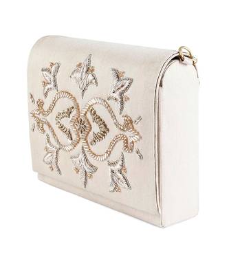 Peech Motif clutch 3