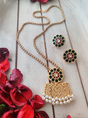 Gold necklaces 1