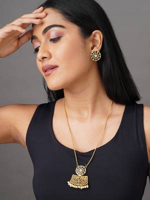 Gold necklaces 2