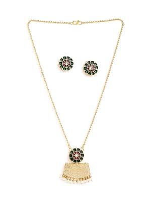 Gold necklaces 3