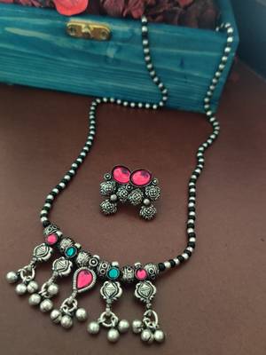 Black necklaces 1