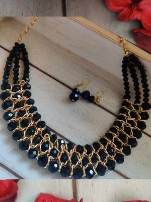 Black necklaces 1
