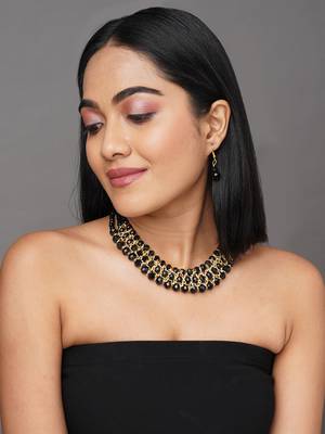 Black necklaces 2