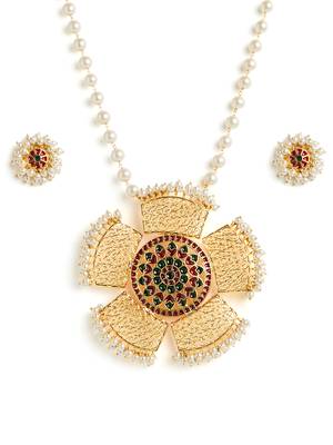 Gold necklaces 5