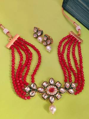 Red necklaces 1
