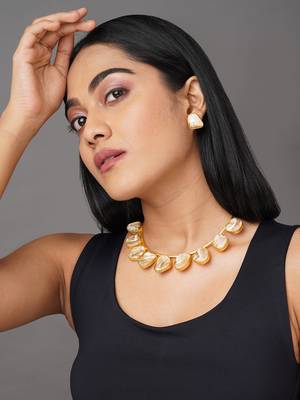 Gold necklaces 2