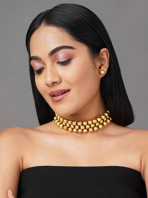 Gold necklaces 1