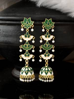 Green earrings 1