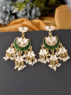 Green earrings 1