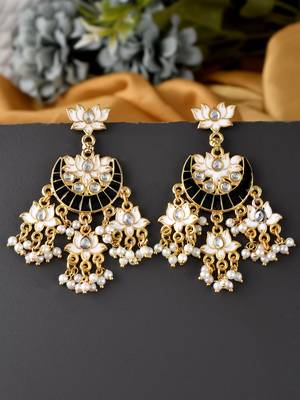 Black earrings 1