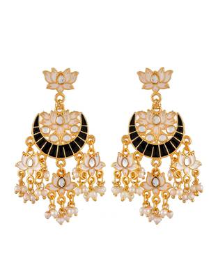 Black earrings 3